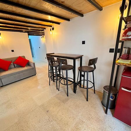 Apart Con Terraza En Florida E2 L'Hospitalet de Llobregat Exterior photo